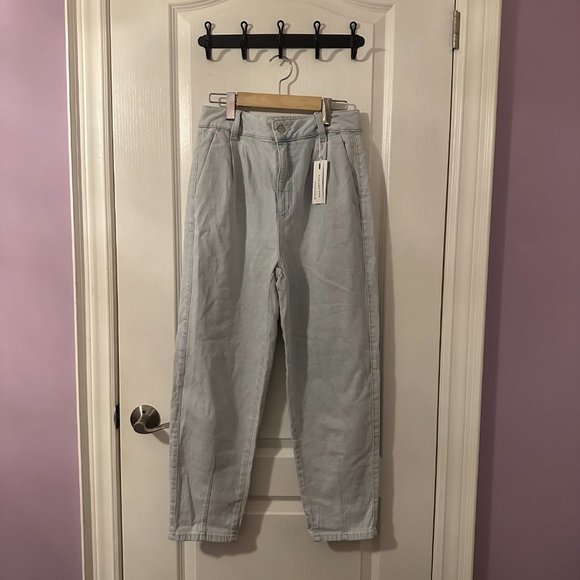 Dynamite Indigo Light Blue ETHSOS | Gigi Ultra High Rise Carrot Leg Jeans - Picture 3 of 6